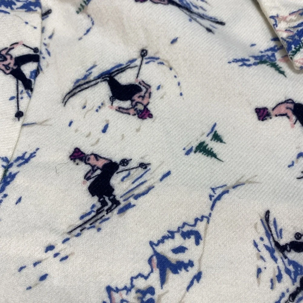 Lands End Women's Flannel Cream Button Down Skier Graphic Small Mountains‎